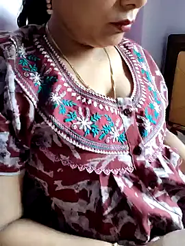 Snapshot of samitasharma chatting on January 9, 2025, 2:43 am samitasharma online show from January 9, 2025, 2:43 am