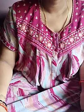 Snapshot of samitasharma chatting on July 9, 2026, 7:01 am samitasharma online show from July 9, 2026, 7:01 am