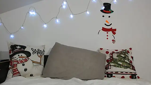 SweetMaddy888 online show from December 14, 2024, 7:25 pm