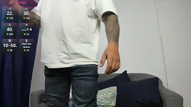 Snapshot of Lyon_vach chatting on May 2, 2026, 10:37 pm Lyon vach online show from May 2, 2026, 10:37 pm