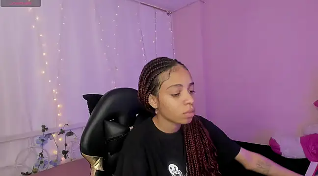 Abigail Wilson  online show from January 25, 2025, 8:42 pm