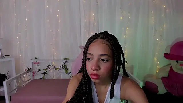 Abigail Wilson  online show from February 18, 2025, 11:52 pm