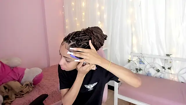 Abigail Wilson  online show from March 15, 2025, 8:32 pm