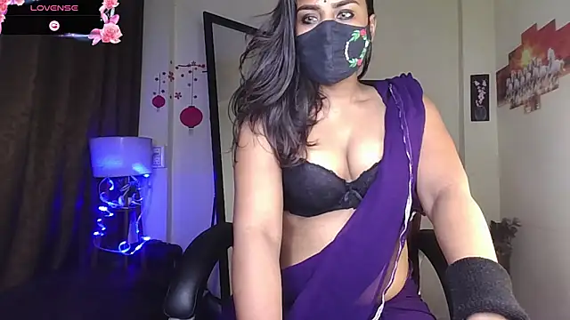 Black-Pearll online show from March 3, 2026, 7:03 am