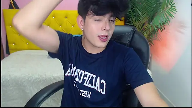 Snapshot of nolan_twink1 chatting on January 22, 2025, 5:38 pm nolan twink1 online show from January 22, 2025, 5:38 pm