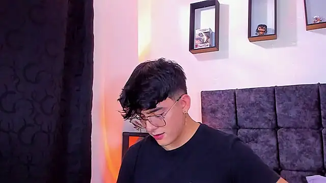 Snapshot of nolan_twink1 chatting on October 8, 2025, 7:00 pm nolan twink1 online show from October 8, 2025, 7:00 pm