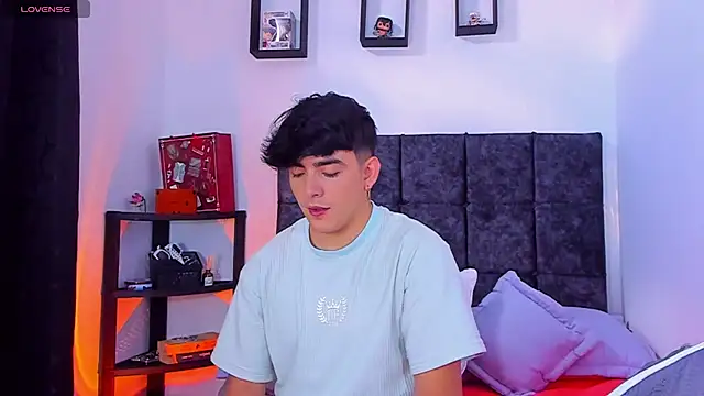 Snapshot of nolan_twink1 chatting on October 9, 2025, 3:21 pm nolan twink1 online show from October 9, 2025, 3:21 pm