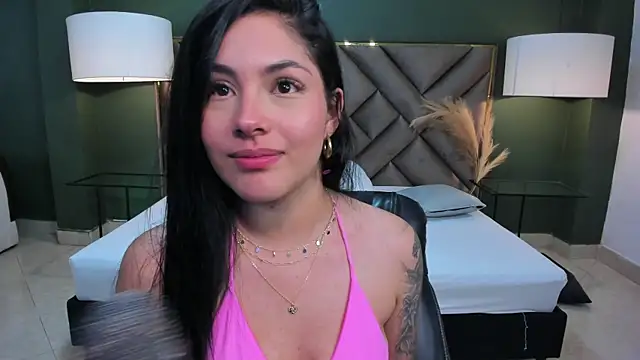 Mia Elowen online show from February 9, 2025, 3:43 am