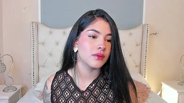 Mia Elowen online show from February 11, 2025, 9:56 pm