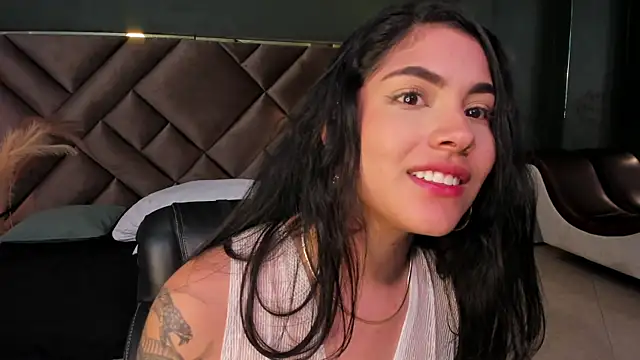 Mia Elowen online show from February 28, 2025, 11:56 pm