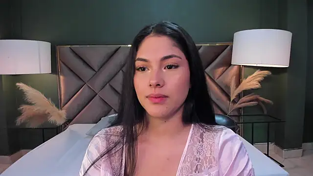 Mia Elowen online show from March 18, 2025, 8:37 pm