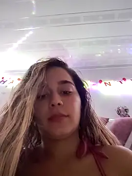 LaurenWelly  online show from February 17, 2025, 2:42 am