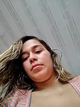 LaurenWelly  online show from February 22, 2025, 8:42 pm