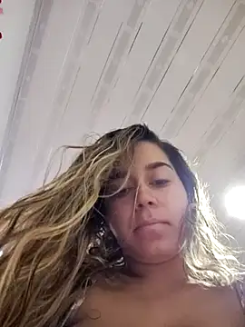 LaurenWelly  online show from March 10, 2025, 11:21 am