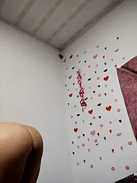 LaurenWelly  online show from March 14, 2025, 4:54 am