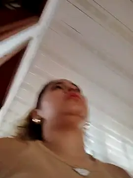 LaurenWelly  online show from March 14, 2025, 4:19 pm