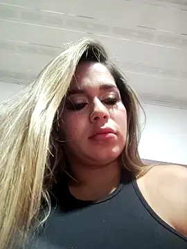 LaurenWelly  online show from October 2, 2025, 9:49 am