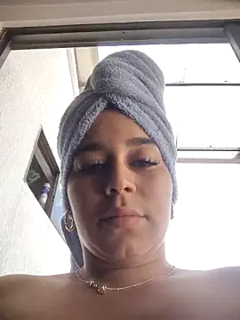 LaurenWelly  online show from March 7, 2026, 9:01 pm