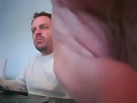 Snapshot of ciru2023 chatting on October 28, 2025, 6:21 pm ciru2023 online show from October 28, 2025, 6:21 pm