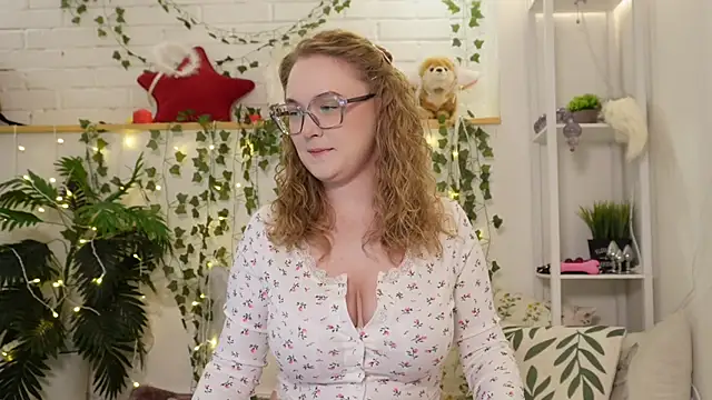 MonicaAsis online show from September 13, 2025, 6:08 pm