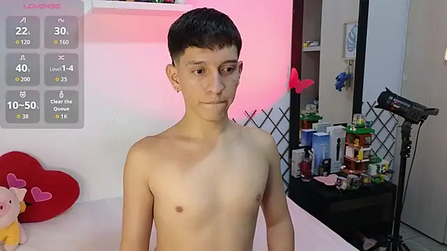 Snapshot of milky__boy_ chatting on December 2, 2025, 4:40 am milky boy online show from December 2, 2025, 4:40 am