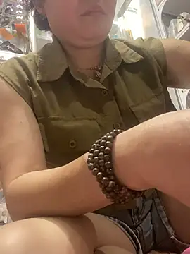 Snapshot of Cesywet chatting on February 13, 2025, 6:30 am Cesywet online show from February 13, 2025, 6:30 am