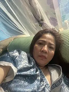 Snapshot of Cesywet chatting on February 17, 2025, 12:10 am Cesywet online show from February 17, 2025, 12:10 am