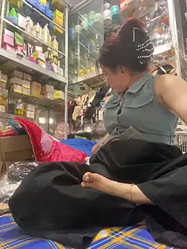 Snapshot of Cesywet chatting on February 27, 2025, 5:45 am Cesywet online show from February 27, 2025, 5:45 am