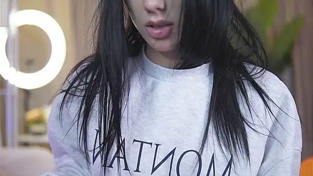 HaylieMilf online show from February 23, 2025, 8:06 am