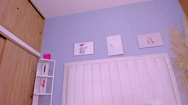 Paula-Brown1 online show from October 6, 2025, 7:00 pm