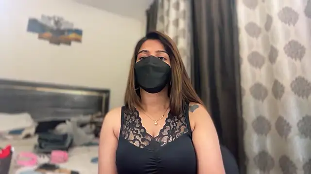 Hotty-Sana online show from April 7, 2026, 5:02 pm