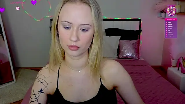 SashaBrooks online show from April 7, 2026, 2:06 pm