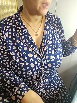 Foxlady2271 online show from January 29, 2025, 9:55 am