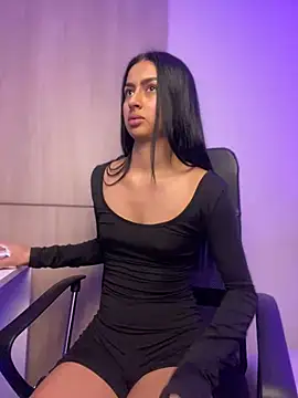 maddy bronw  online show from January 2, 2025, 1:06 am