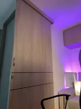 maddy bronw  online show from January 13, 2025, 10:35 pm