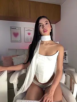 Snapshot of maddy_bronw_ chatting on July 5, 2026, 12:17 am maddy bronw online show from July 5, 2026, 12:17 am
