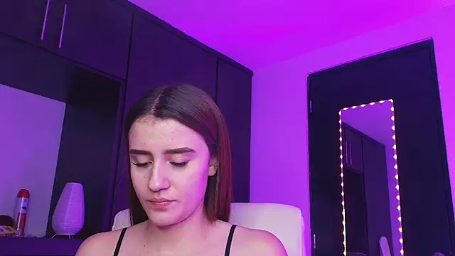 TinaJonnes  online show from April 3, 2026, 4:10 am