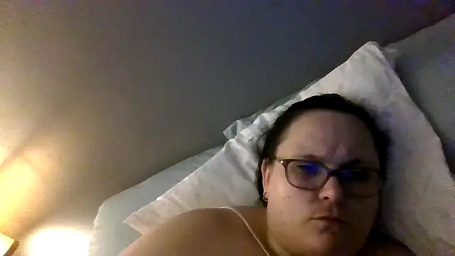 Snapshot of badbish777 chatting on September 20, 2025, 8:26 am badbish777 online show from September 20, 2025, 8:26 am