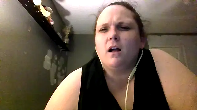 Snapshot of badbish777 chatting on November 5, 2025, 8:25 am badbish777 online show from November 5, 2025, 8:25 am