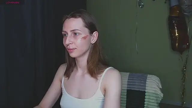 OaklynDobson online show from September 24, 2025, 4:32 pm