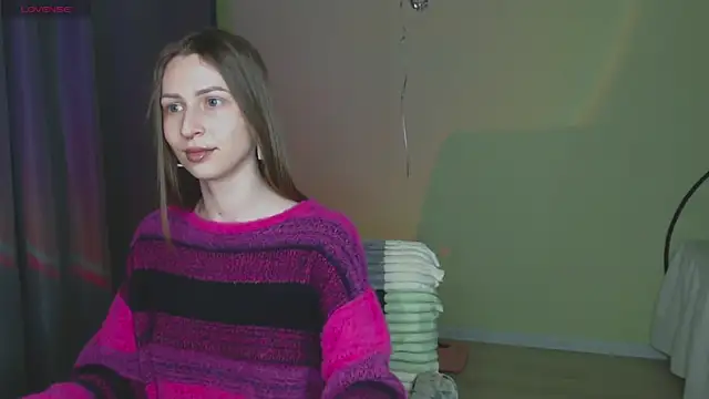 OaklynDobson online show from October 3, 2025, 3:42 pm