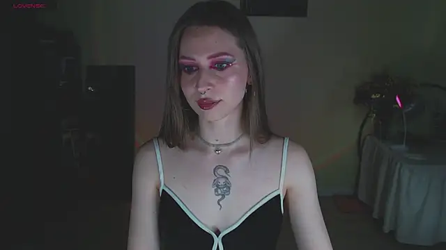Snapshot of OaklynDobson chatting on July 28, 2026, 9:58 pm OaklynDobson online show from July 28, 2026, 9:58 pm