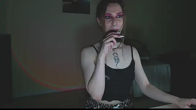 Snapshot of OaklynDobson chatting on August 3, 2026, 8:56 pm OaklynDobson online show from August 3, 2026, 8:56 pm