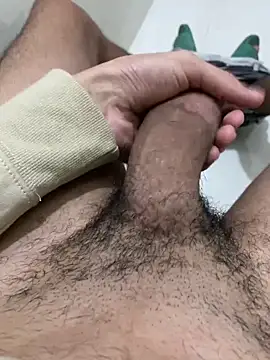 alex-riadh online show from January 5, 2026, 8:23 pm