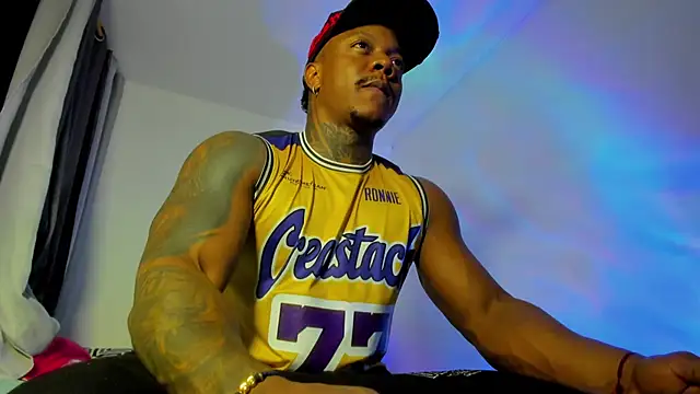 ronnie 7777 online show from October 24, 2025, 4:31 am