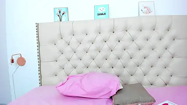 Kim Eli online show from January 13, 2025, 7:42 pm