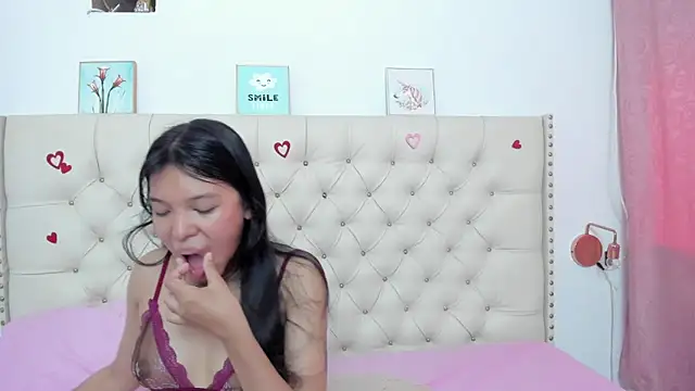 Kim Eli online show from March 10, 2025, 7:29 pm