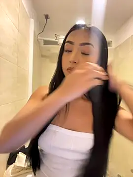 SOPHIACANDY19  online show from November 28, 2025, 10:12 pm