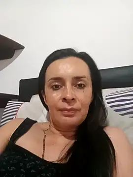 Samantha Sullivan  online show from December 5, 2024, 2:31 am