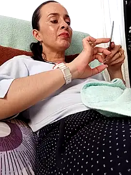 Samantha Sullivan  online show from December 21, 2024, 3:42 pm